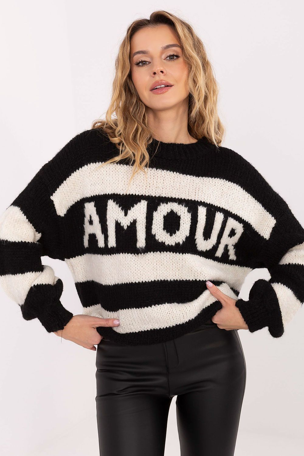 Hoodie und Pullover. Damen