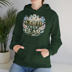 Faith Over Fear Hoodie – Jesus Kreuz Kapuzenpullover | Christliches Sweatshirt