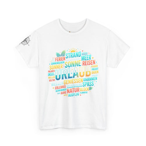 Strandurlaub T-Shirt – Retro Sonnenuntergang mit Palmen & ‚Urlaub‘ Wortwolke
