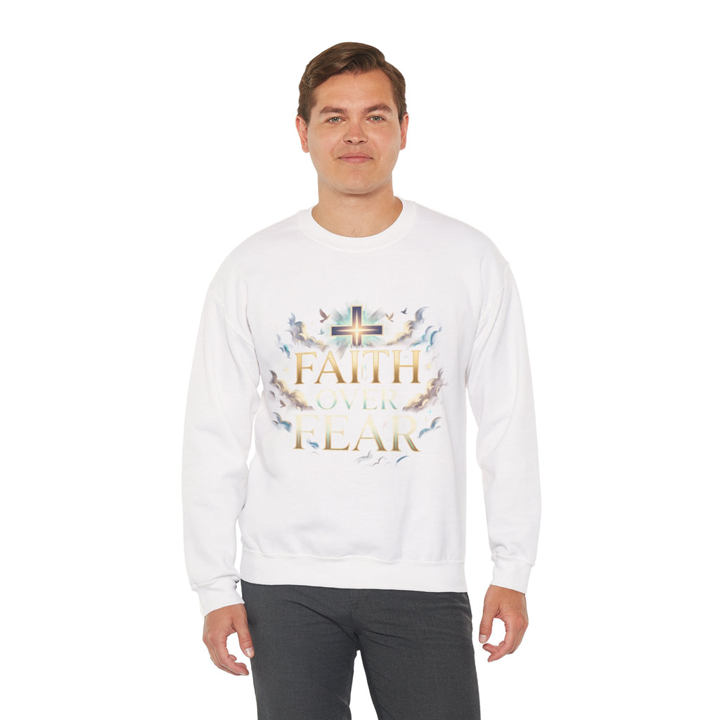 Faith Over Fear Crewneck Sweatshirt – Christliches Kreuz & Jesus Pullover