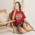 Strandurlaub T-Shirt – Retro Sonnenuntergang mit Palmen & ‚Urlaub‘ Wortwolke