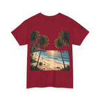 Strandurlaub T-Shirt – Retro Sonnenuntergang mit Palmen & ‚Urlaub‘ Wortwolke