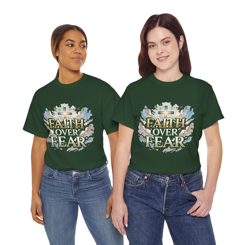 Faith Over Fear T-Shirt – Inspirierendes christliches Shirt mit Kreuz & Wolken