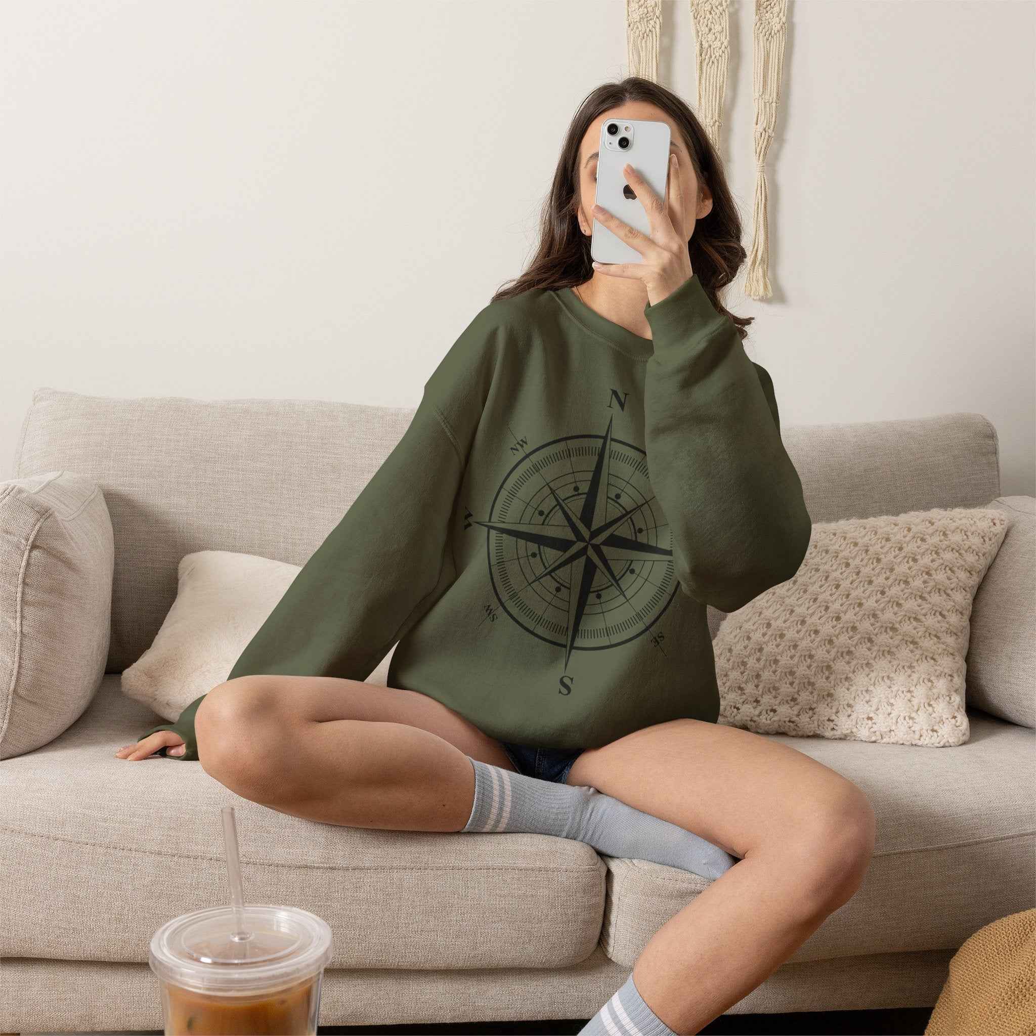 Kompass-Rose Sweatshirt – Nautik Crewneck für Reisende & Entdecker Ansicht 4 – Sweatshirt – ESTID