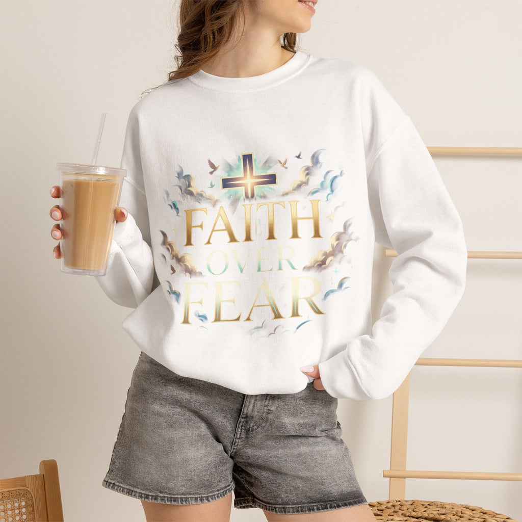 Faith Over Fear Crewneck Sweatshirt – Christliches Kreuz & Jesus Pullover