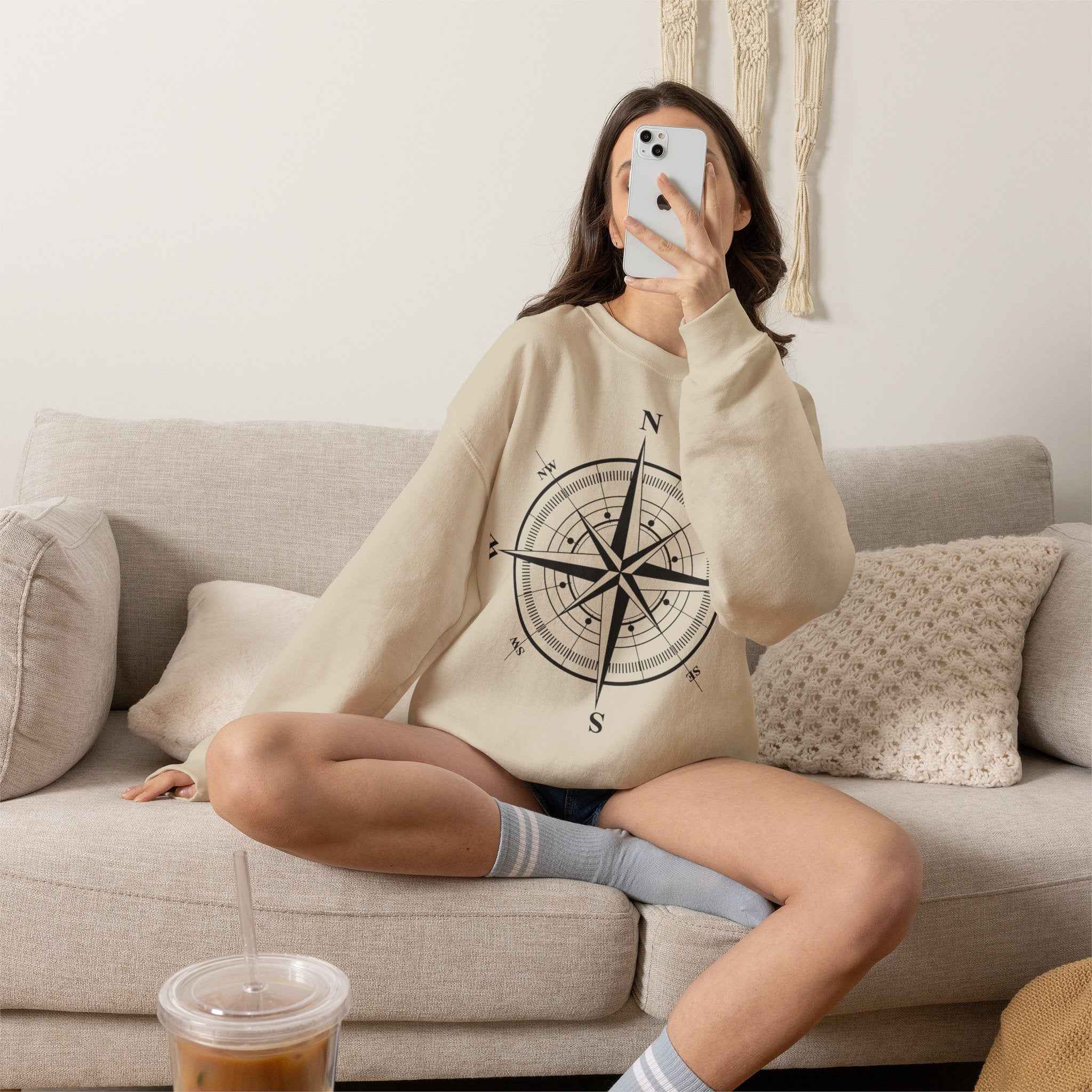 Kompass-Rose Sweatshirt – Nautik Crewneck für Reisende & Entdecker Ansicht 3 – Sweatshirt – ESTID