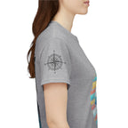 Strandurlaub T-Shirt – Retro Sonnenuntergang mit Palmen & ‚Urlaub‘ Wortwolke