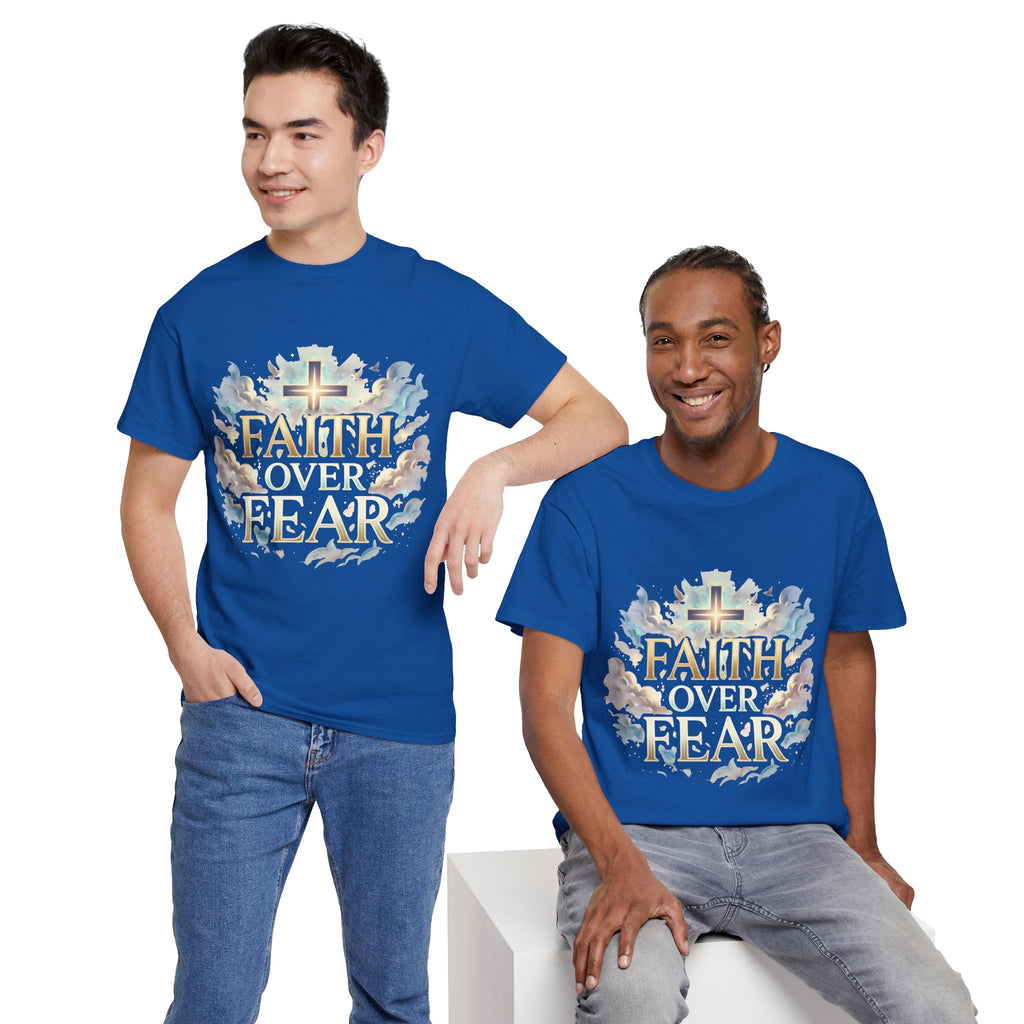 Faith Over Fear T-Shirt – Inspirierendes christliches Shirt mit Kreuz & Wolken
