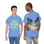 Strandurlaub T-Shirt – Retro Sonnenuntergang mit Palmen & ‚Urlaub‘ Wortwolke