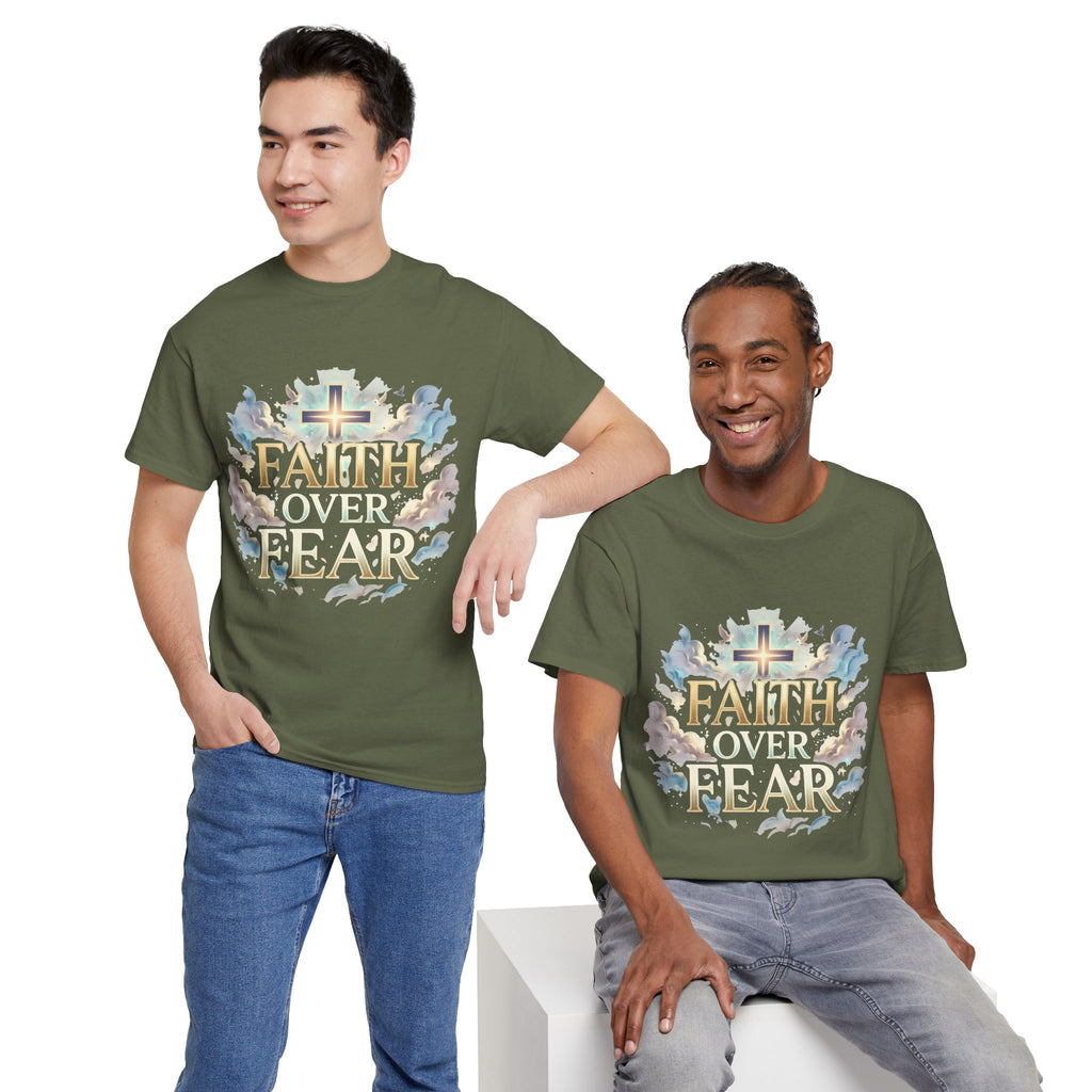 Faith Over Fear T-Shirt – Inspirierendes christliches Shirt mit Kreuz & Wolken