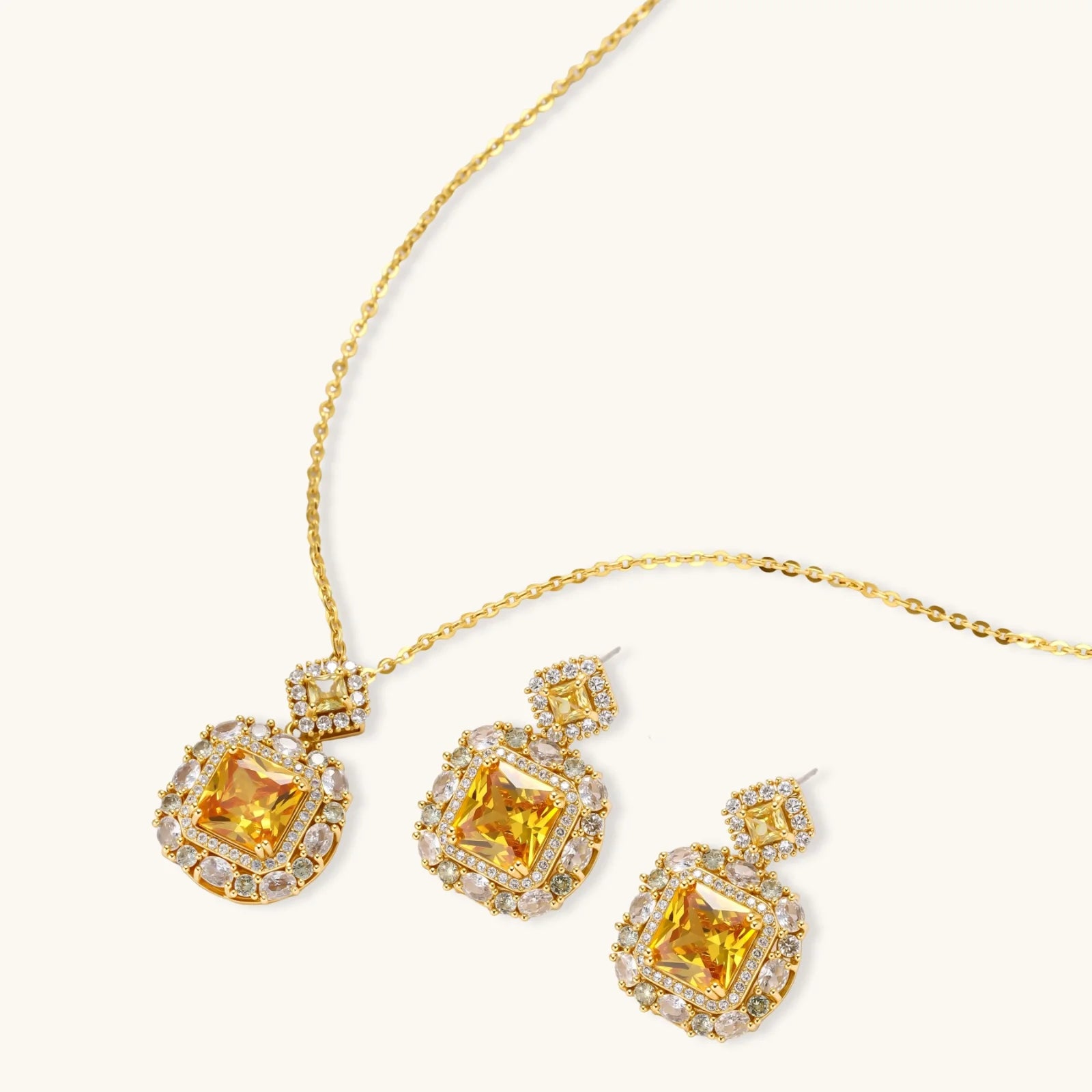 Goldenes Quadrat Luxus-Set Ansicht 3 – Jewelry Sets – ESTID