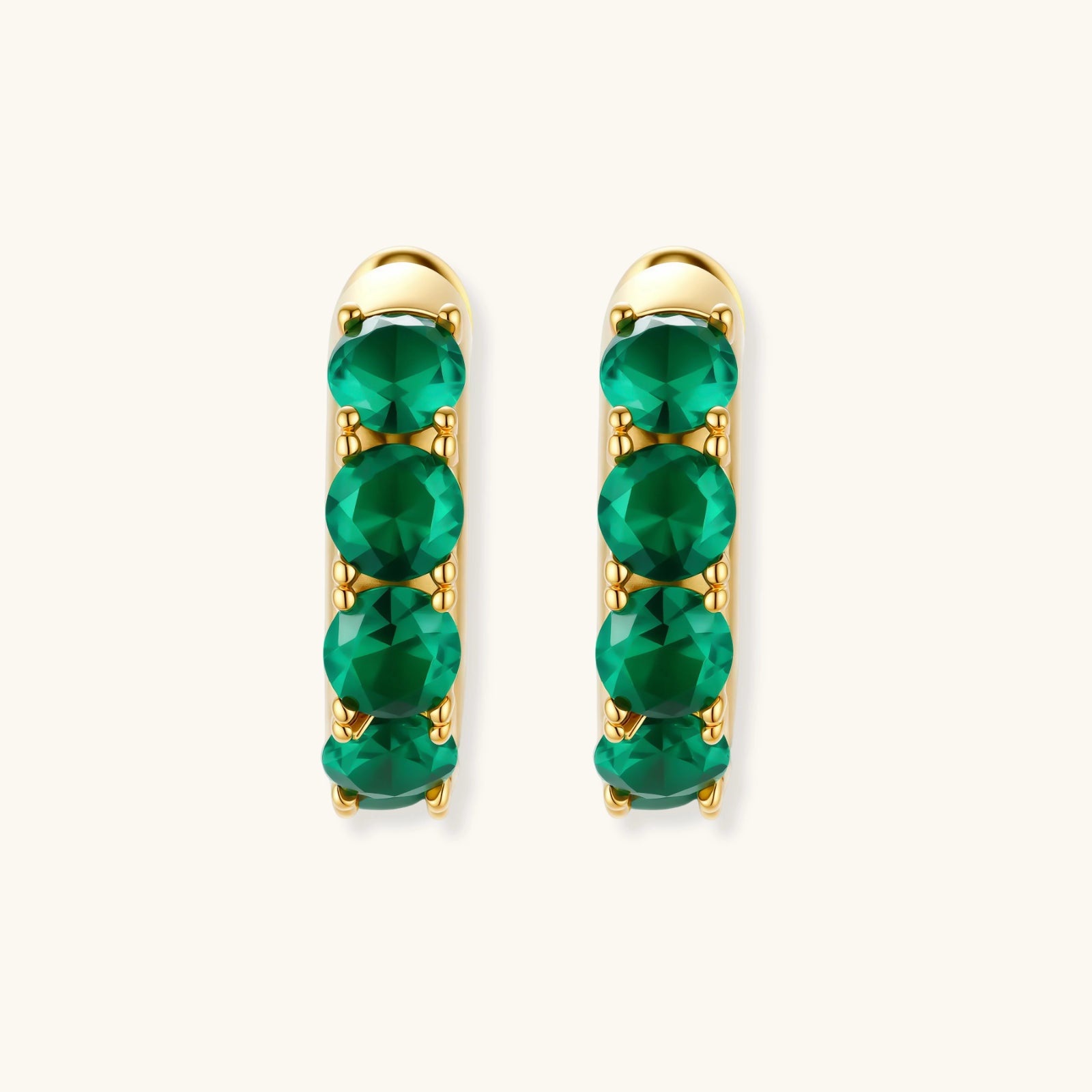 Smaragd Huggie Creolen Ansicht 3 – Earrings – ESTID