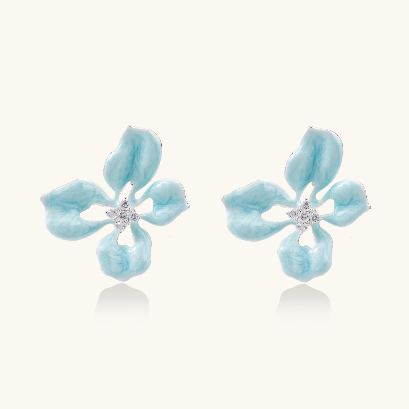 Himmelblaue Blüten-Ohrstecker Ansicht 3 – Earrings – ESTID