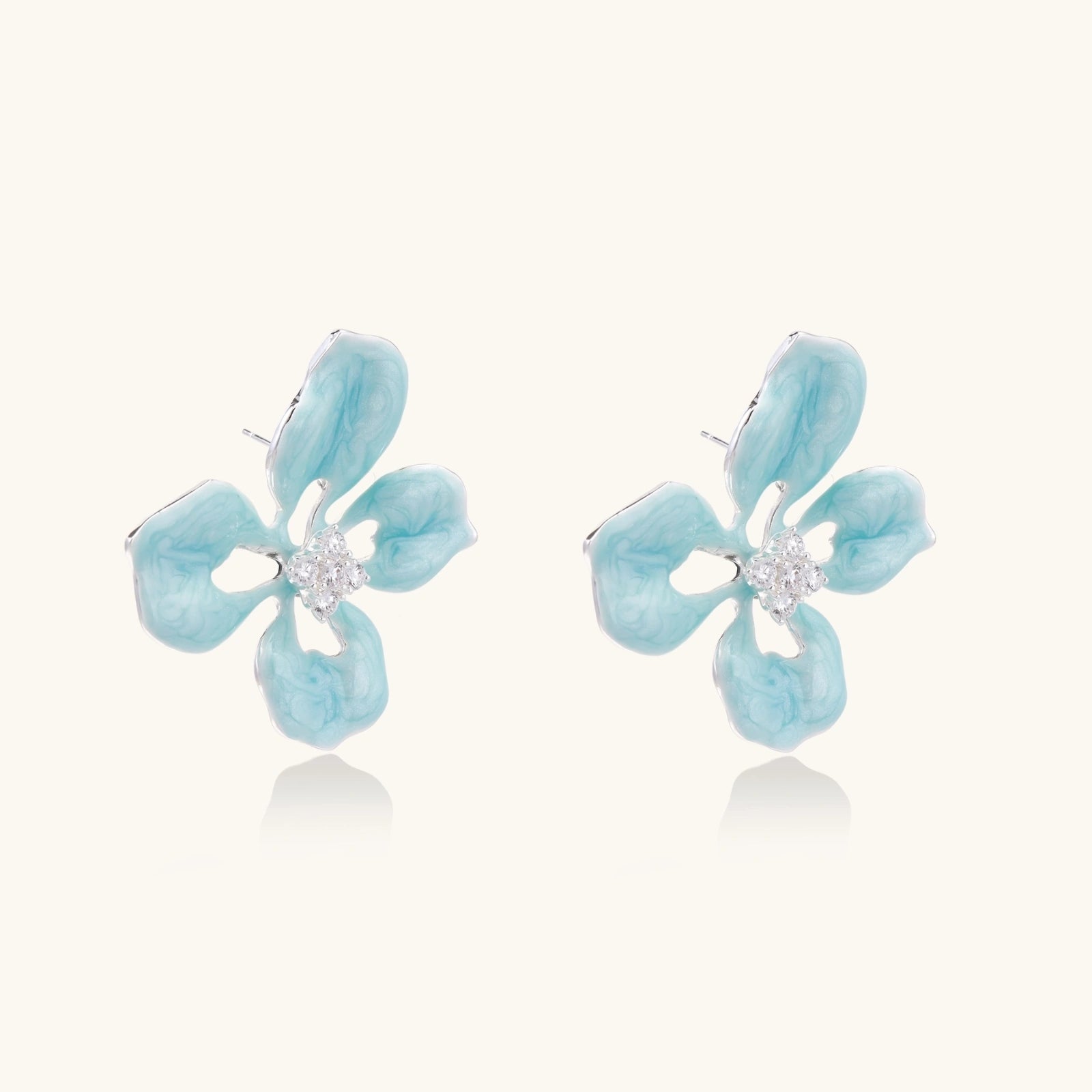 Himmelblaue Blüten-Ohrstecker Ansicht 4 – Earrings – ESTID