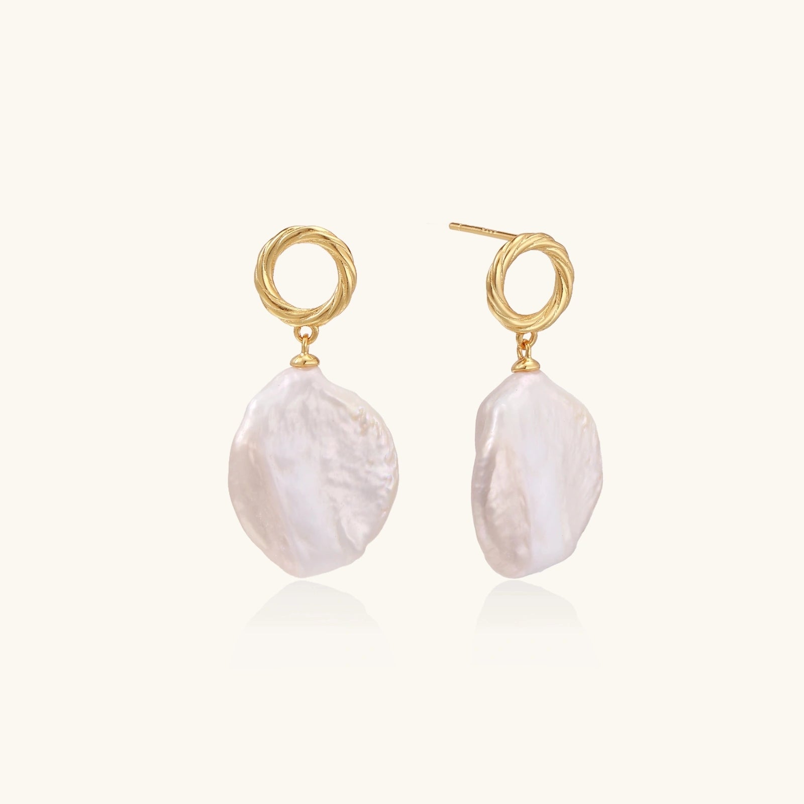 Perlenschimmer Ohrhänger Detailansicht – Earrings – ESTID