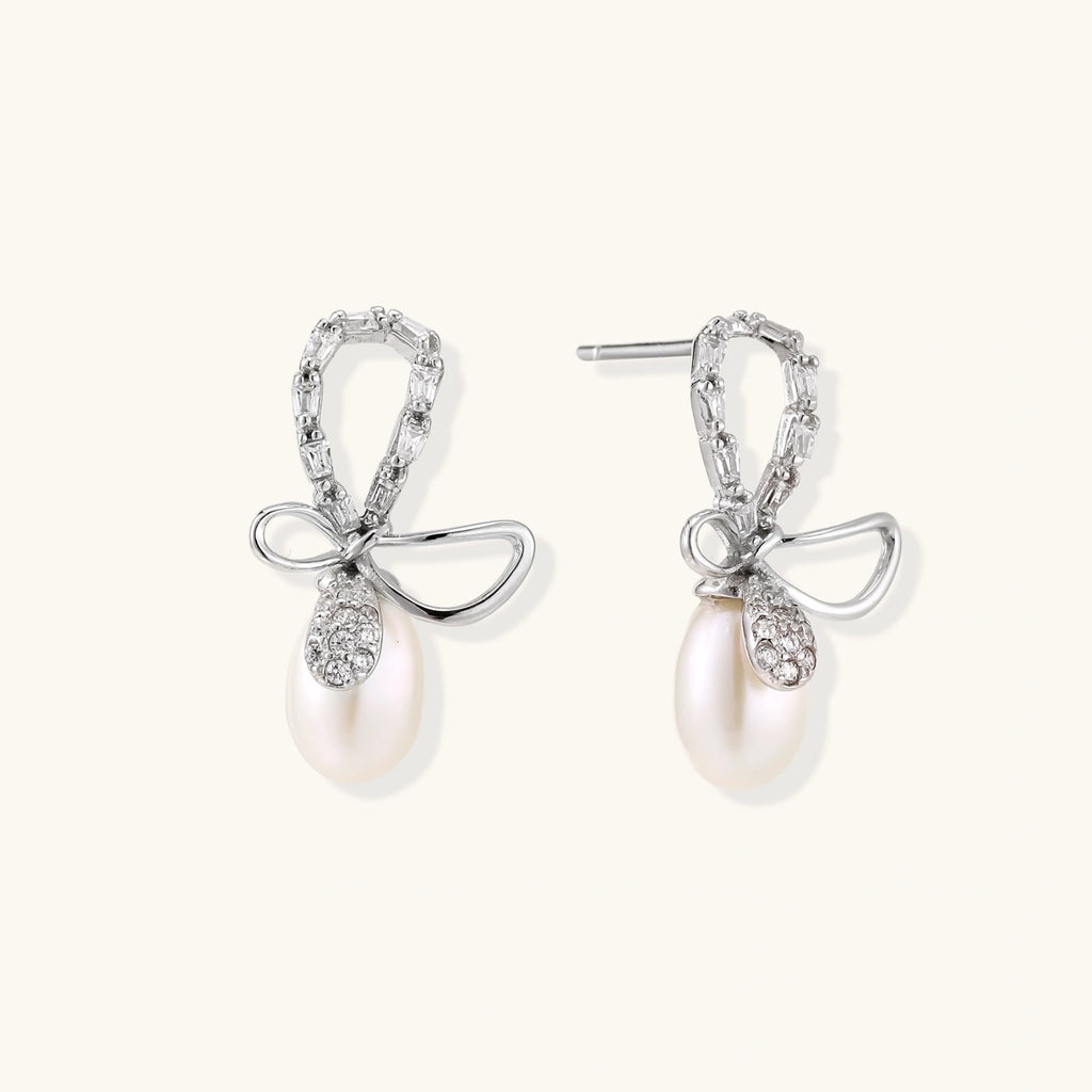 Kristallschleife Perlen-Ohrhänger Detailansicht – Earrings – ESTID