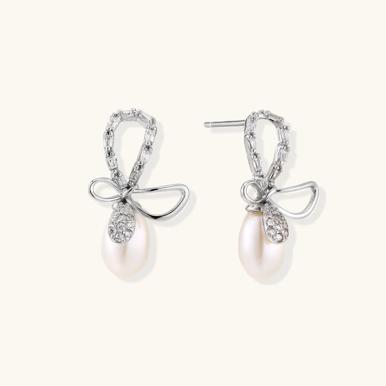 Kristallschleife Perlen-Ohrhänger Detailansicht – Earrings – ESTID