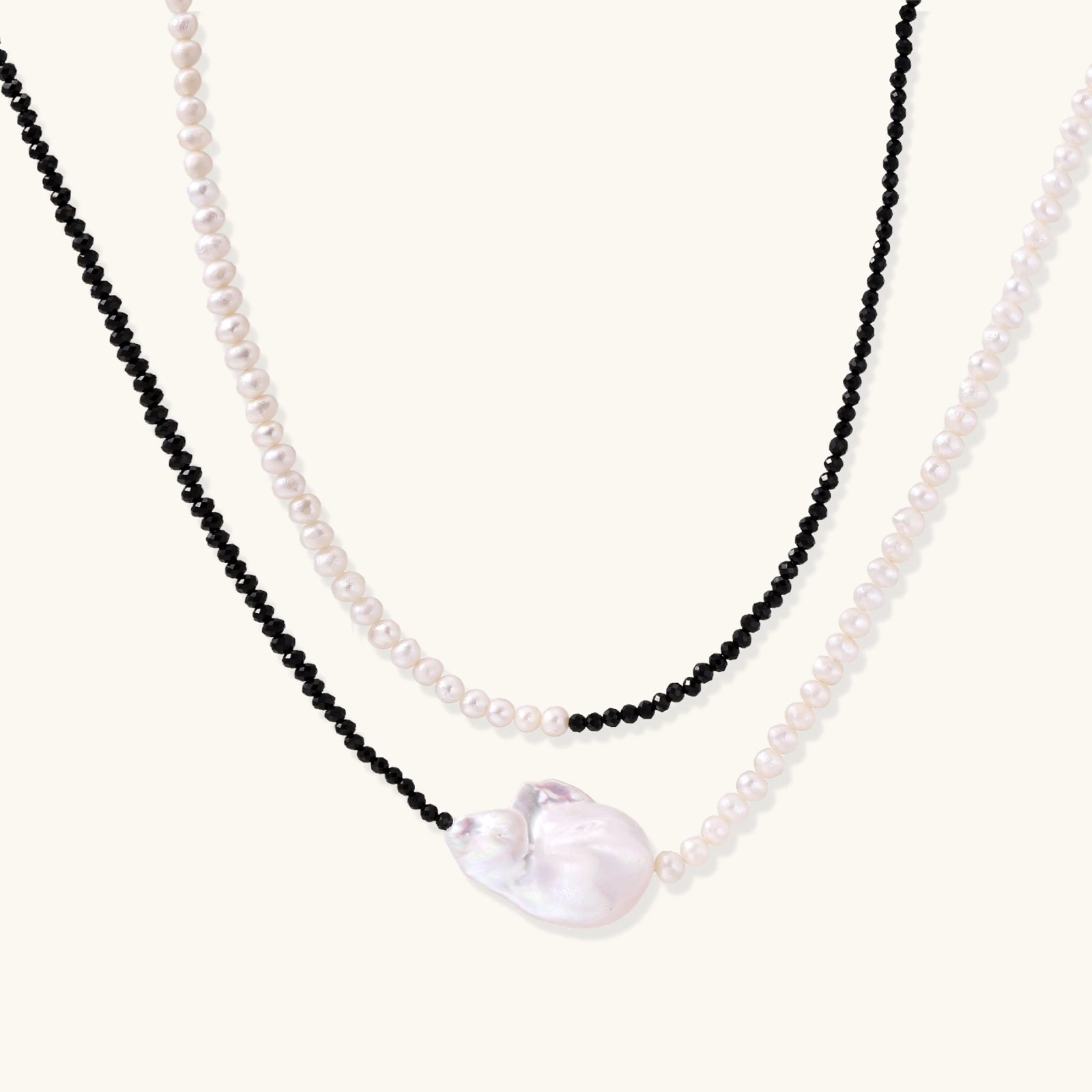 Mondlicht-Lagen-Kette Detailansicht – Necklaces – ESTID