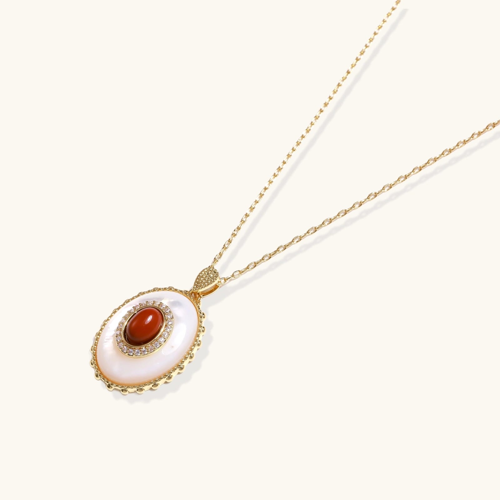 Bernstein Kamee Anhänger Ansicht 3 – Necklaces – ESTID