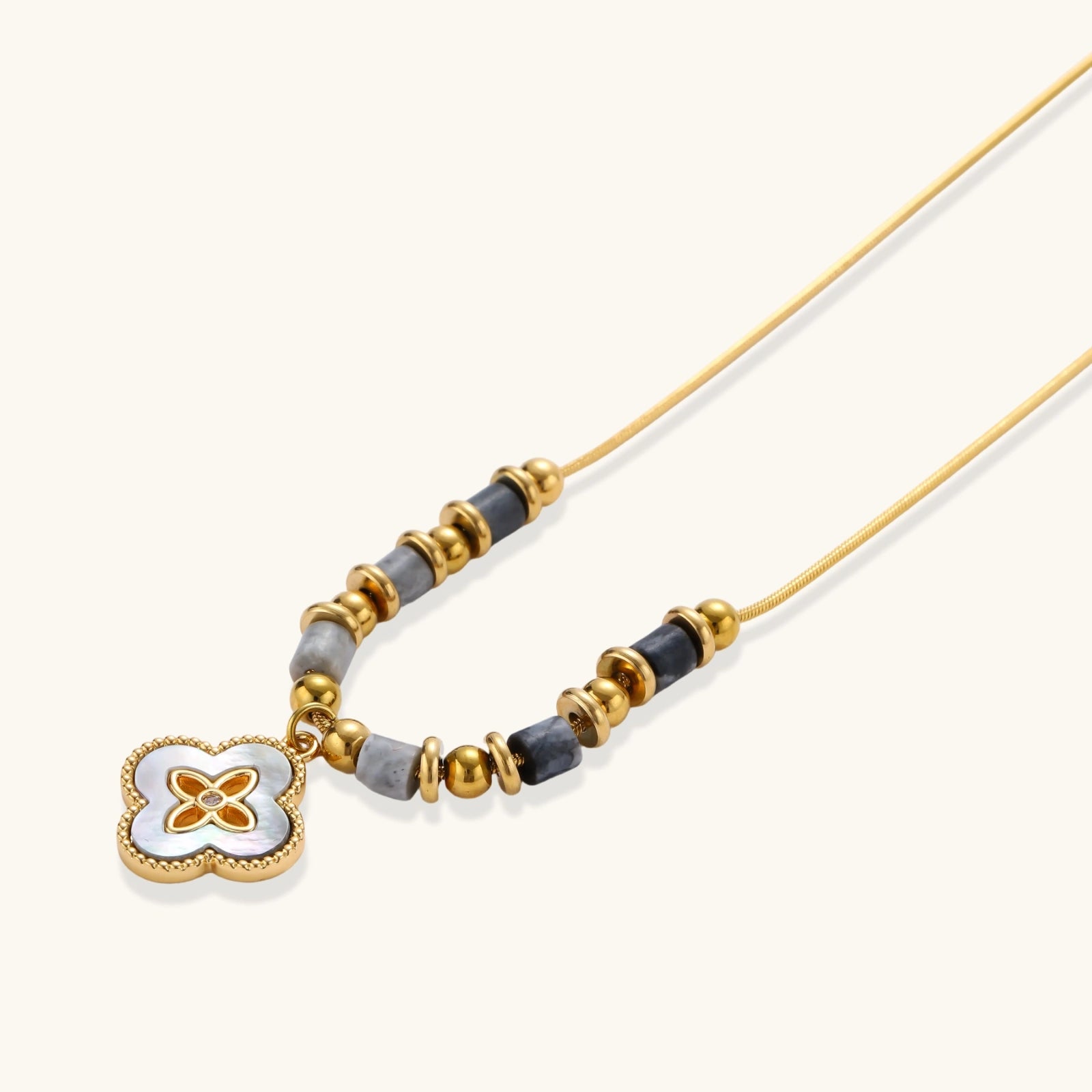 Mystische Klee-Halskette Ansicht 4 – Necklaces – ESTID