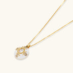 Goldenes Medaillon-Halskette Ansicht 4 – Necklaces – ESTID