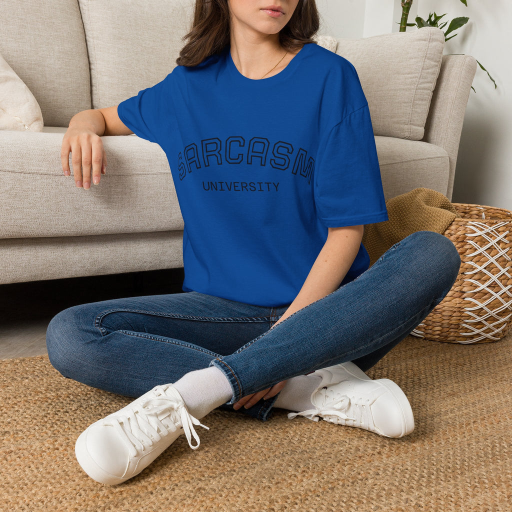 Sarcasm University T-Shirt — Funny Collegiate Graphic Tee Ansicht 5 – T-Shirt – ESTID