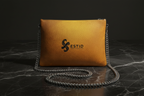 Damen Nappaleder-Umhängetasche mit edler Gliederkette ESTID Detailansicht – Crossbody Bag With Chain – ESTID