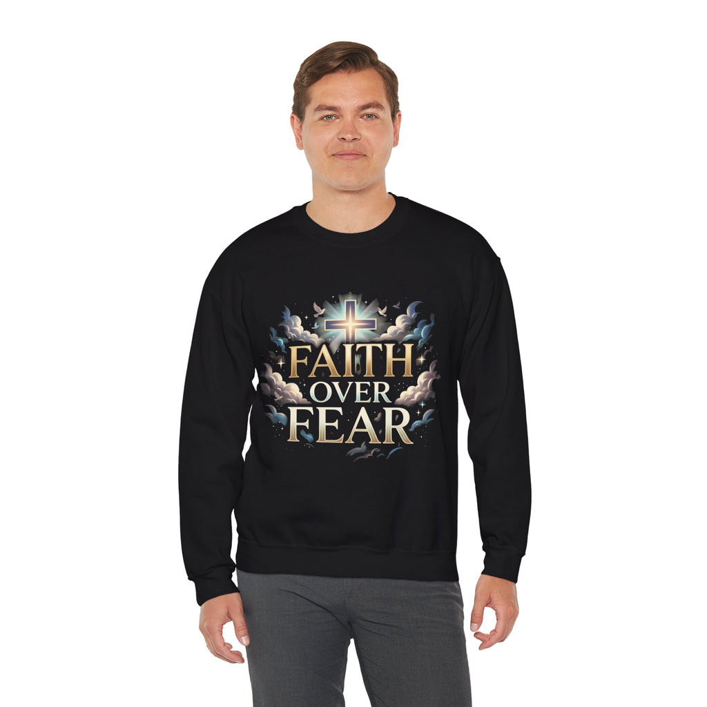Faith Over Fear Crewneck Sweatshirt – Christliches Kreuz & Jesus Pullover