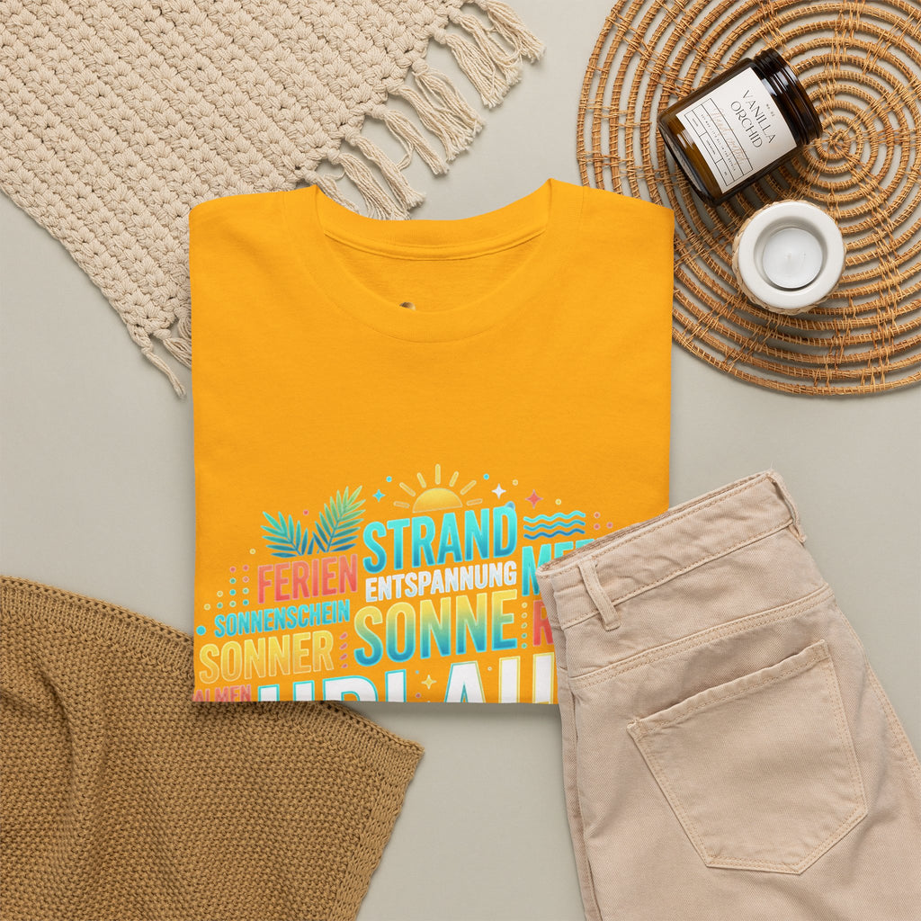 Strandurlaub T-Shirt – Retro Sonnenuntergang mit Palmen & ‚Urlaub‘ Wortwolke