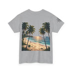 Strandurlaub T-Shirt – Retro Sonnenuntergang mit Palmen & ‚Urlaub‘ Wortwolke
