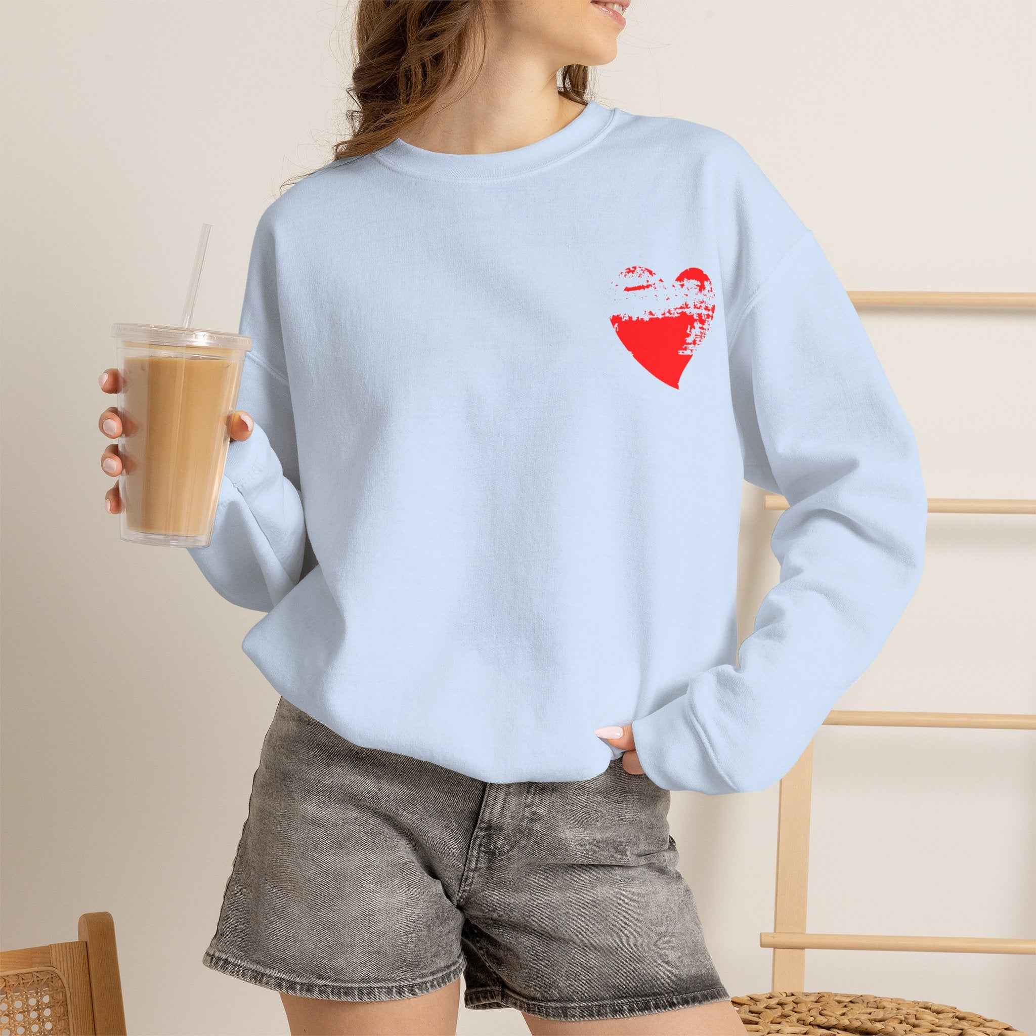 ESTID Damen Oversized Sweatshirt „Grunge Heart“ – Premium Baumwollmix Pullover mit rotem Herz-Print