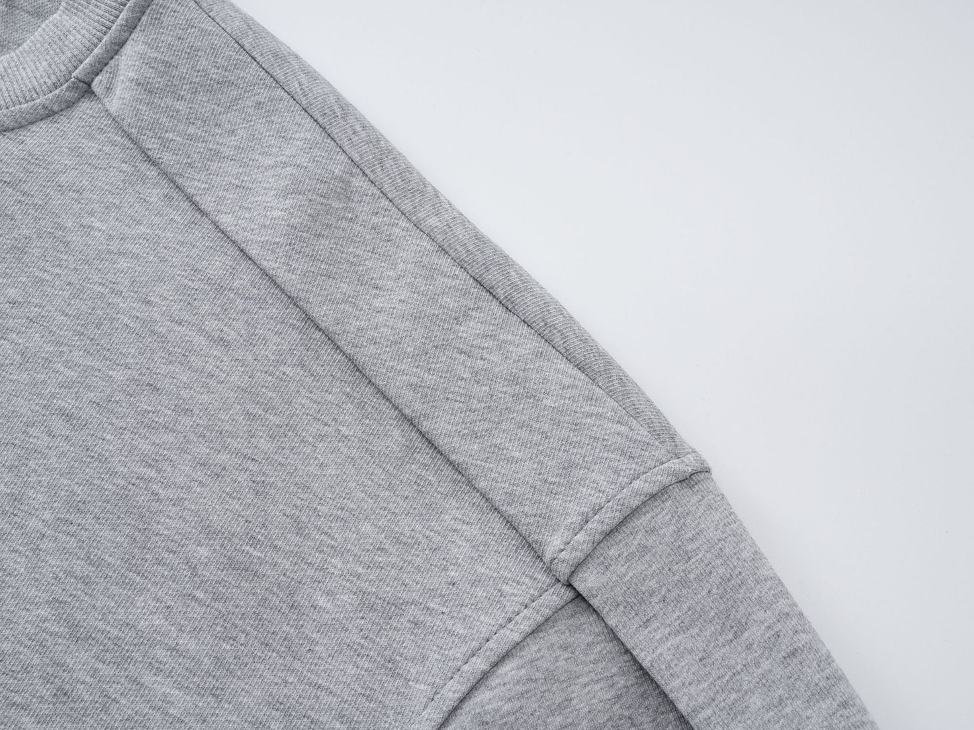Minimalistischer Herren Rundhals-Pullover in Oversized Optik | Grau & Schwarz Ansicht 16 – pullover – ESTID