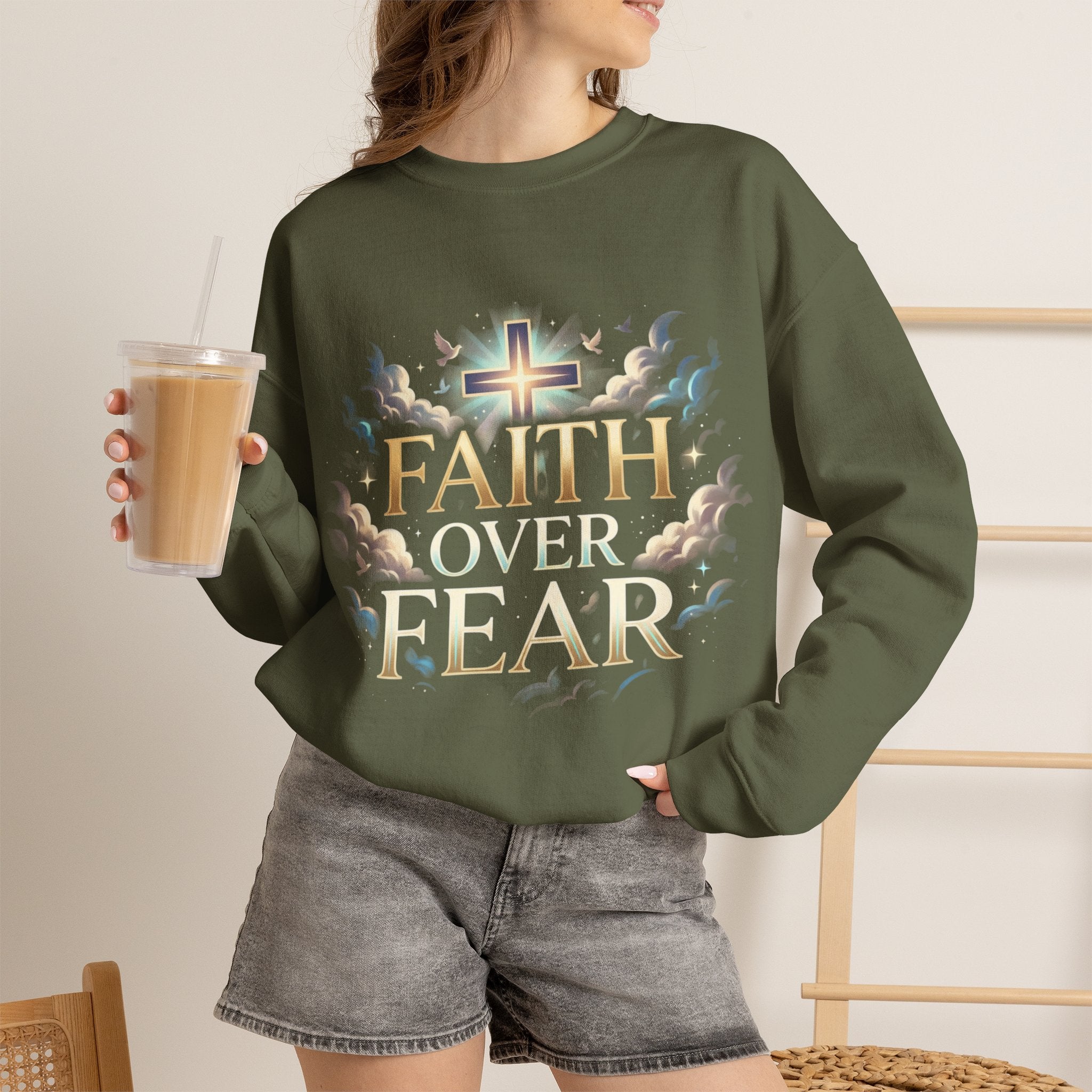 Faith Over Fear Crewneck Sweatshirt – Christliches Kreuz & Jesus Pullover
