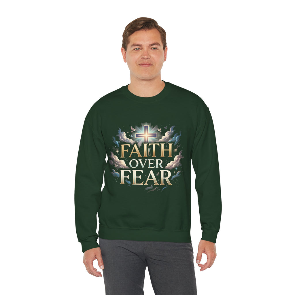 Faith Over Fear Crewneck Sweatshirt – Christliches Kreuz & Jesus Pullover