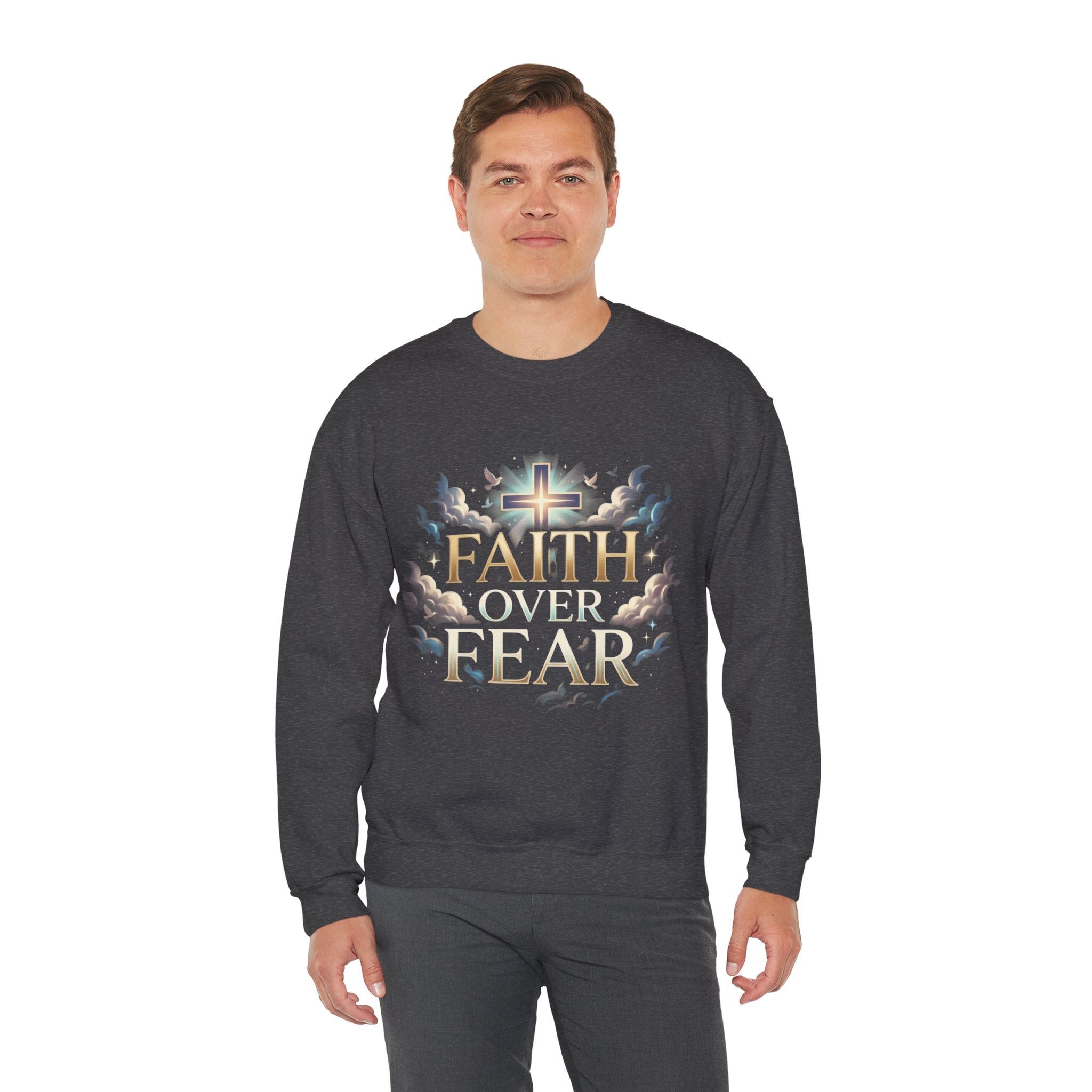 Faith Over Fear Crewneck Sweatshirt – Christliches Kreuz & Jesus Pullover