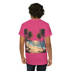 Strandurlaub T-Shirt – Retro Sonnenuntergang mit Palmen & ‚Urlaub‘ Wortwolke