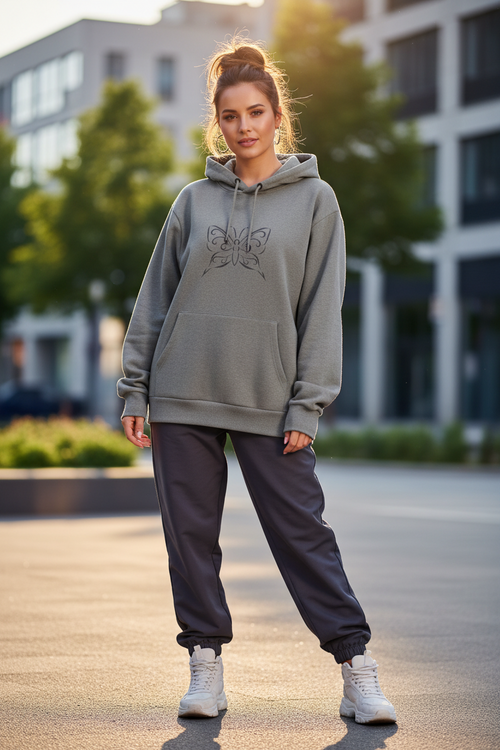 Lässiger Damen Kapuzenpullover mit Tribal Schmetterling Motiv