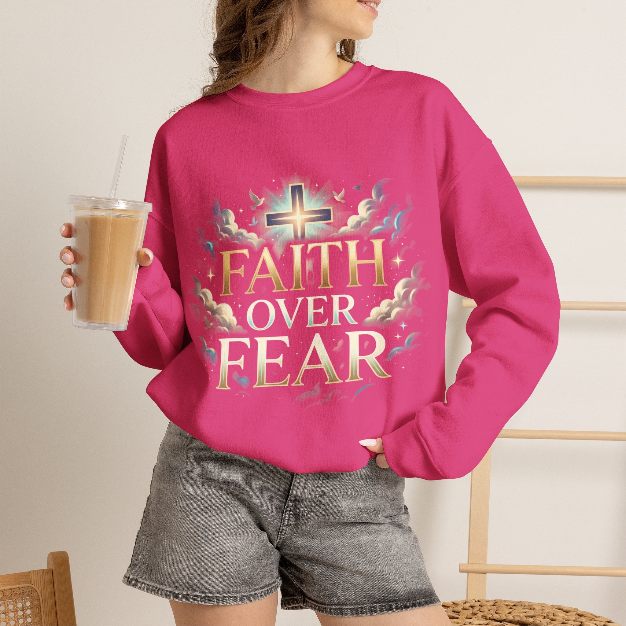Faith Over Fear Crewneck Sweatshirt – Christliches Kreuz & Jesus Pullover