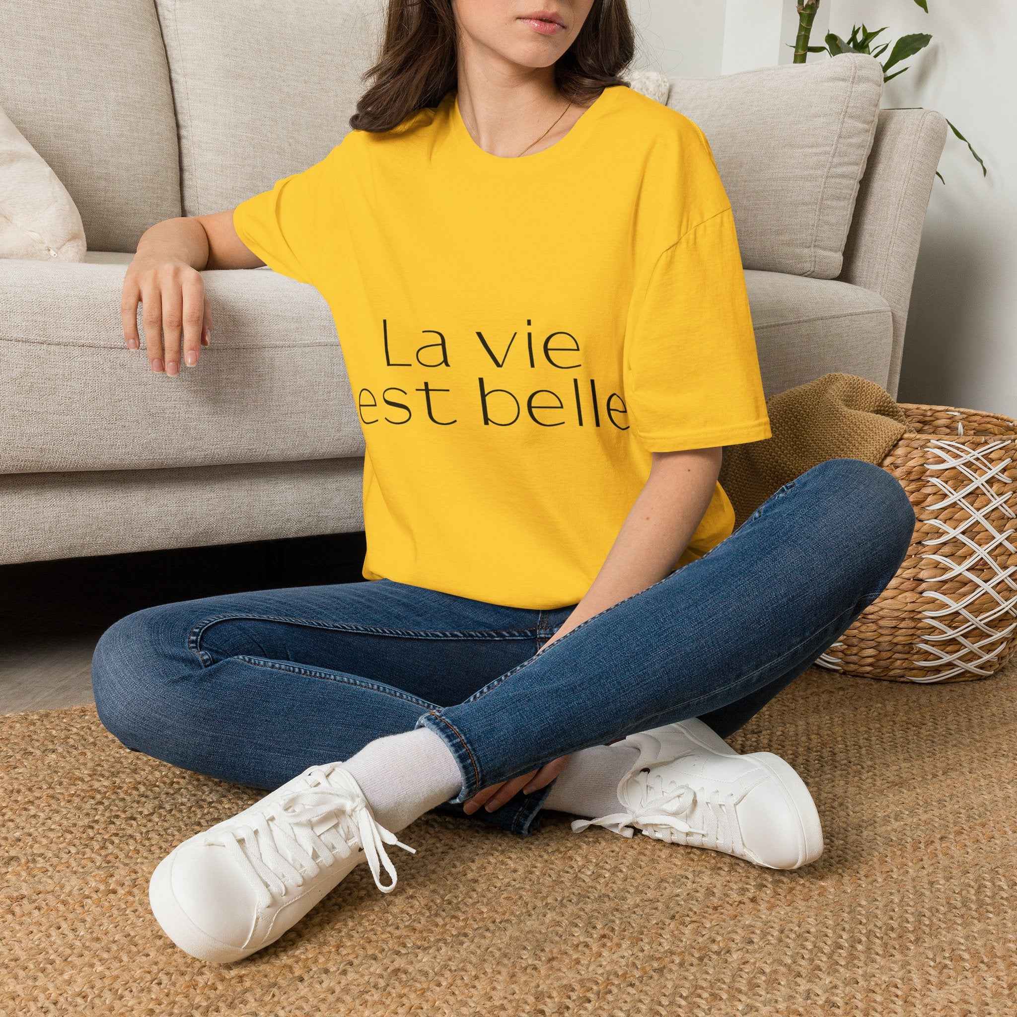 ESTID Damen T-Shirt | „La vie est belle“ Typo-Print | Ringgesponnen Detailansicht – T-Shirt – ESTID
