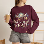 Faith Over Fear Crewneck Sweatshirt – Christliches Kreuz & Jesus Pullover