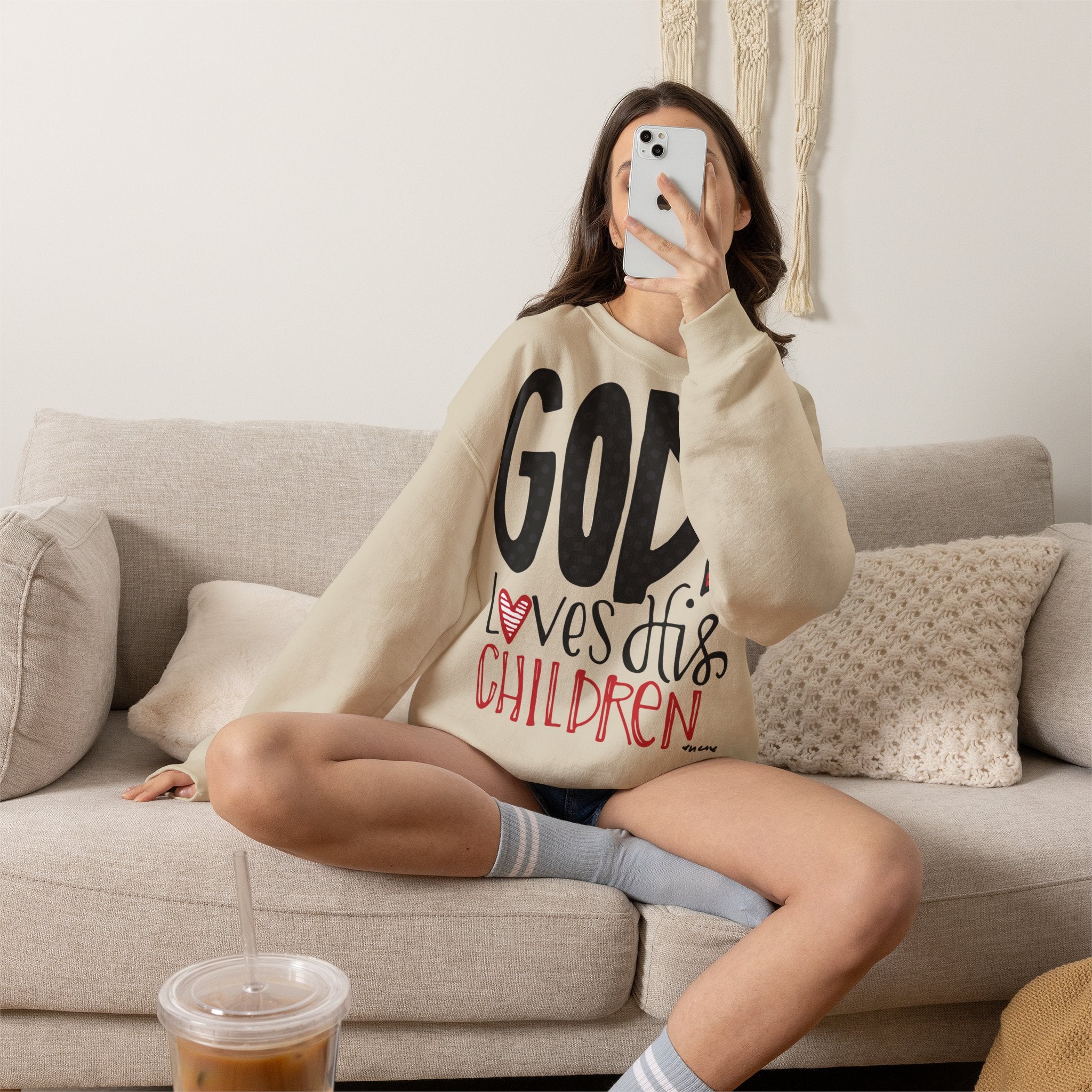 Gott liebt Seine Kinder Sweatshirt – Faith-Crewneck für Kinder und Familie Ansicht 23 – Sweatshirt – ESTID