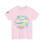 Strandurlaub T-Shirt – Retro Sonnenuntergang mit Palmen & ‚Urlaub‘ Wortwolke
