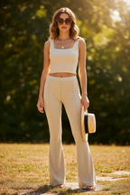 Hoch taillierte, ausgestellte Leggings