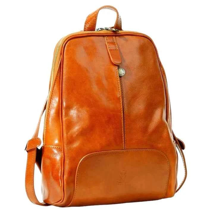 Mittelgroßer Lederrucksack mit Reißverschluss